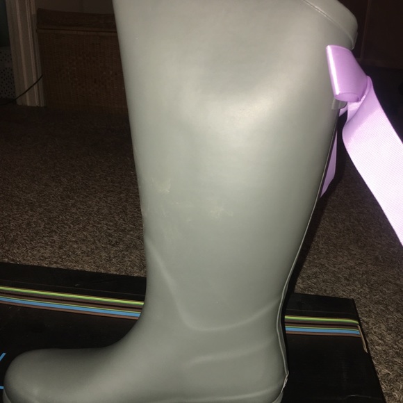 Lemon Rain Boots - Picture 4 of 7